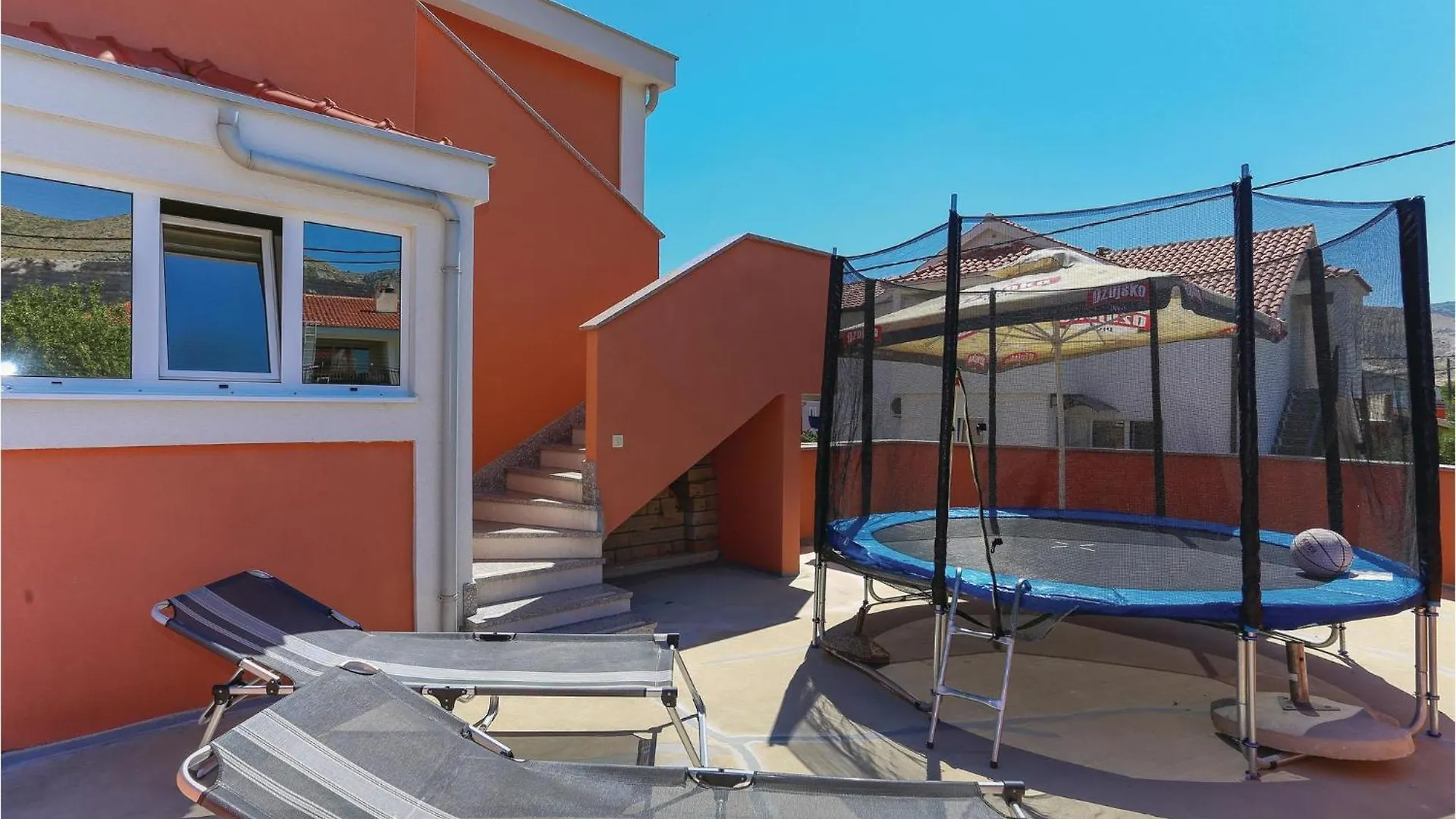Nice Apartment In Plano With Kitchen