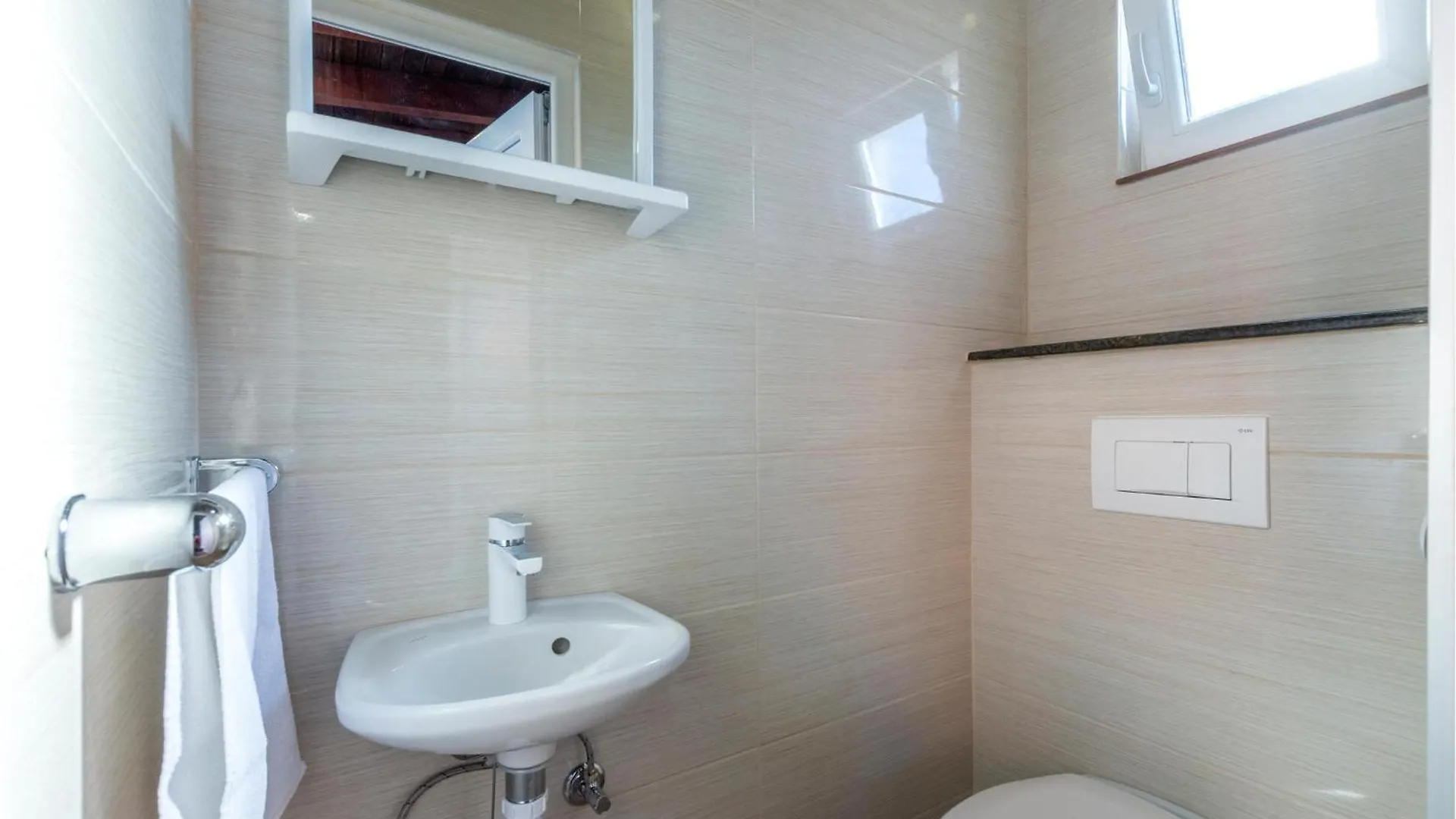 Nice Apartment In Plano With Kitchen