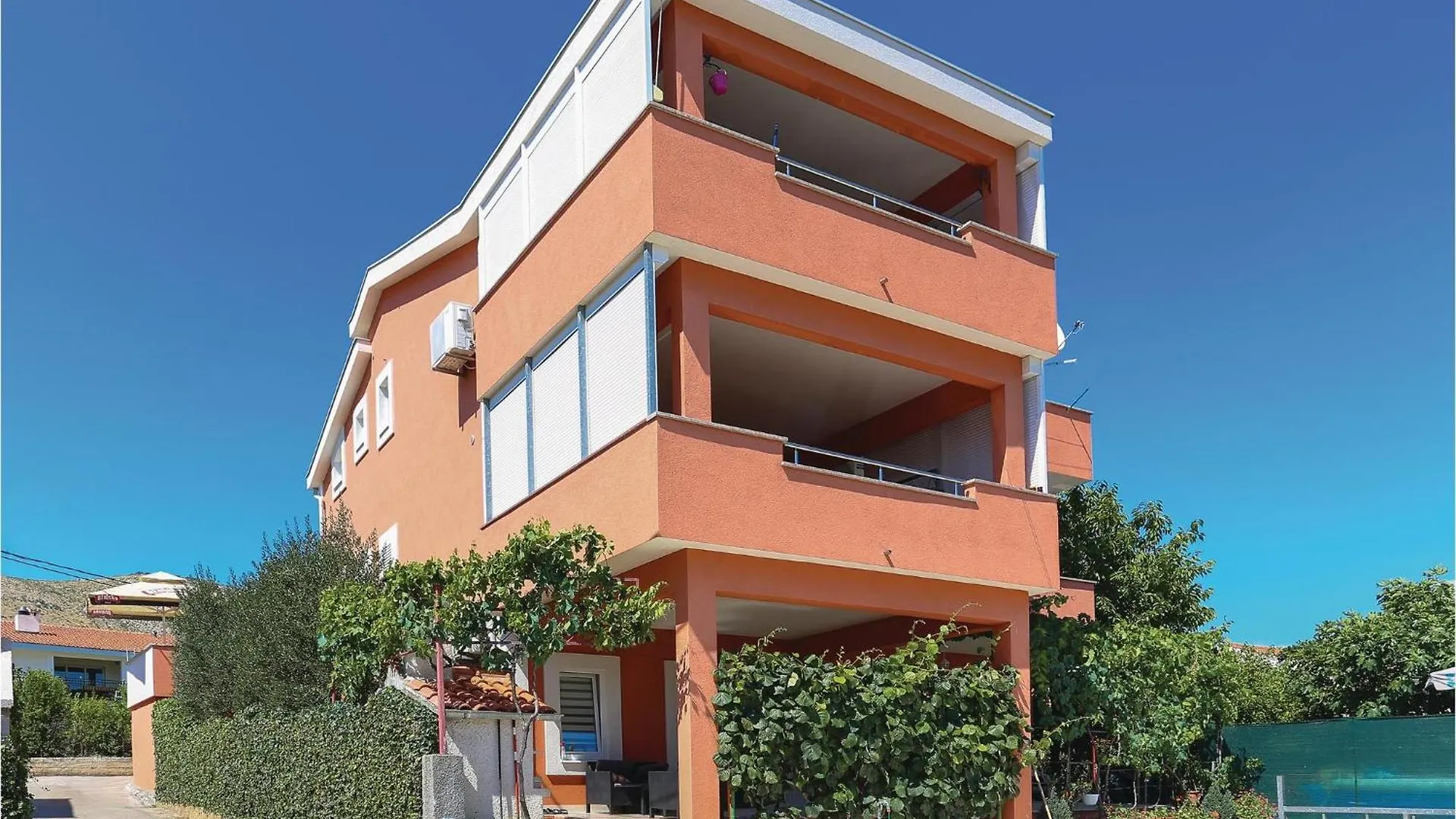 Nice Apartment In Plano With Kitchen